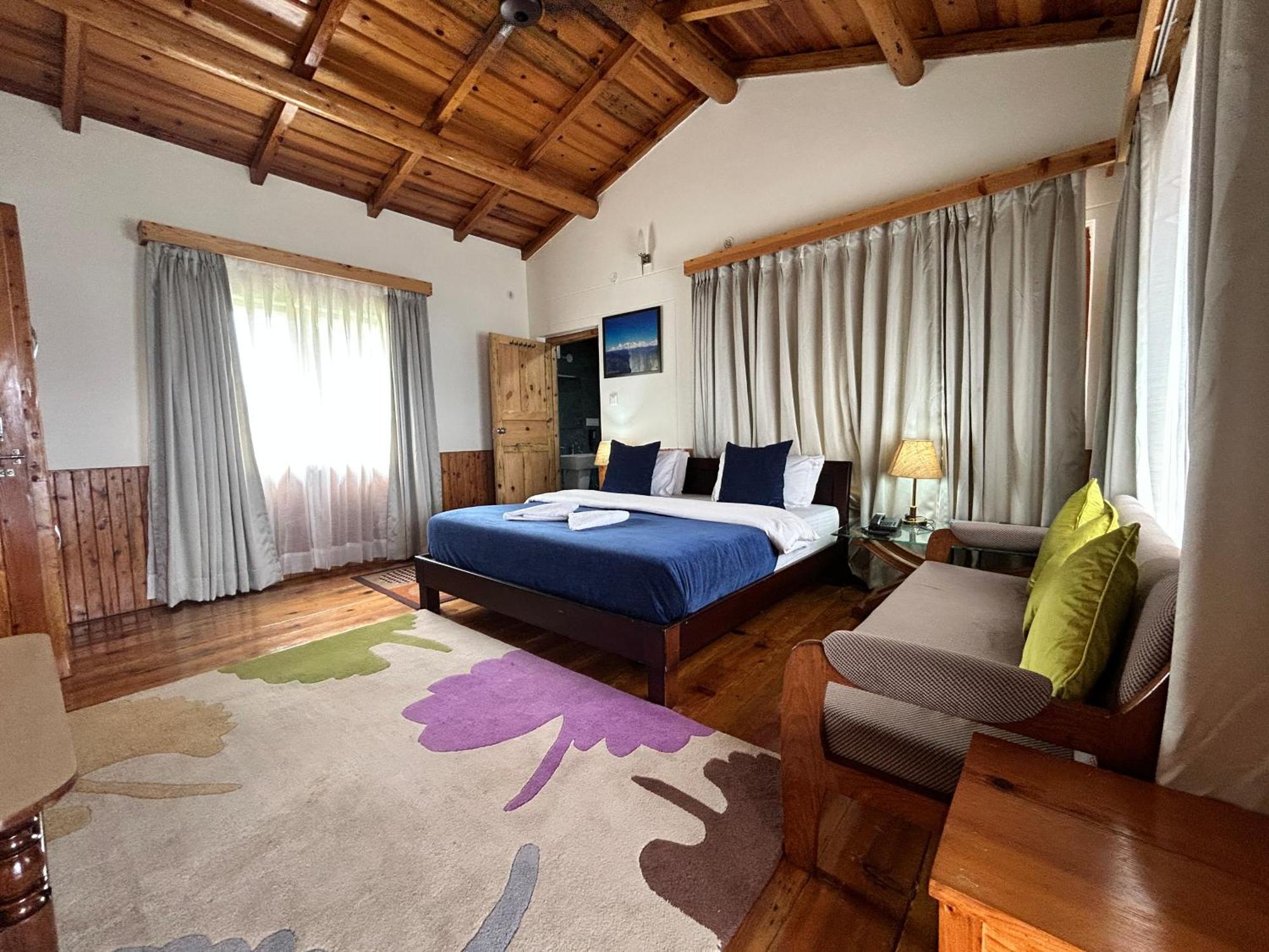 Kasar Himalaya Holiday Resort, Binsar Rd Алмора Экстерьер фото