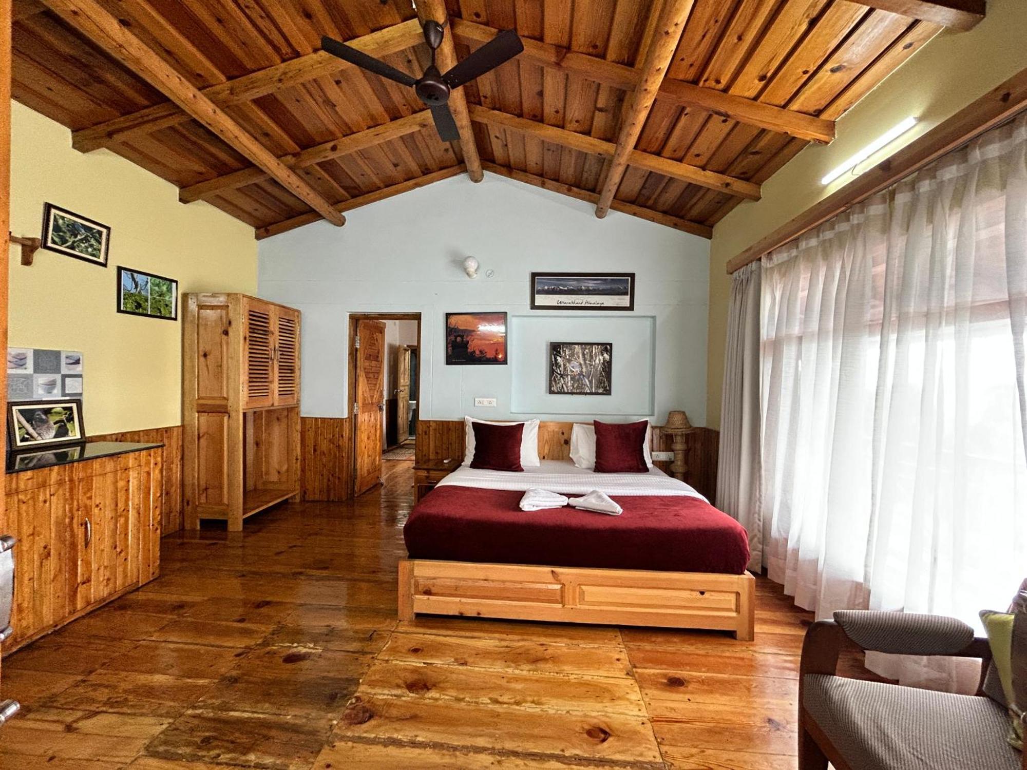 Kasar Himalaya Holiday Resort, Binsar Rd Алмора Экстерьер фото