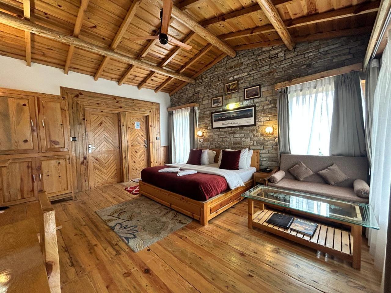 Kasar Himalaya Holiday Resort, Binsar Rd Алмора Экстерьер фото
