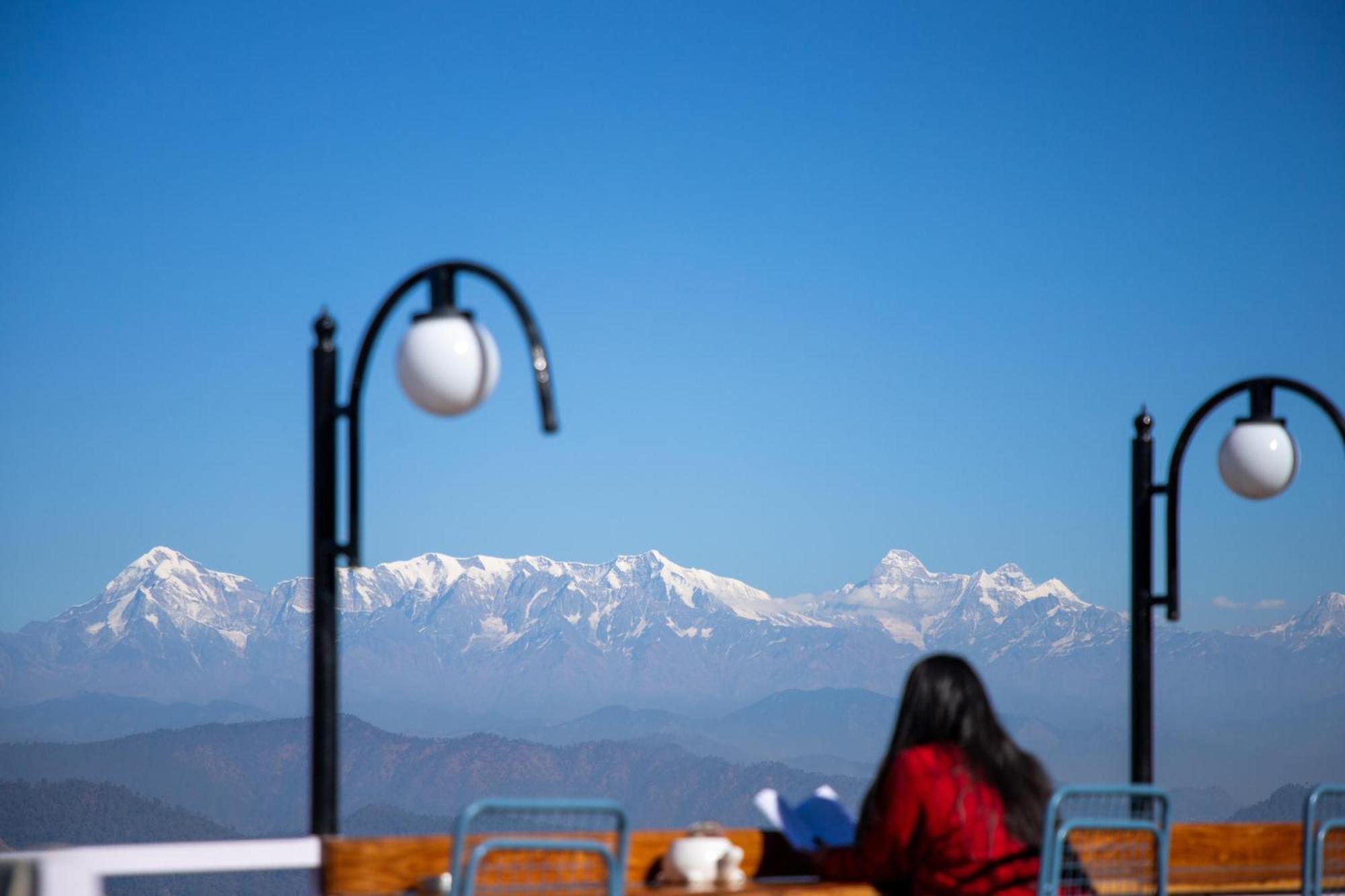 Kasar Himalaya Holiday Resort, Binsar Rd Алмора Экстерьер фото