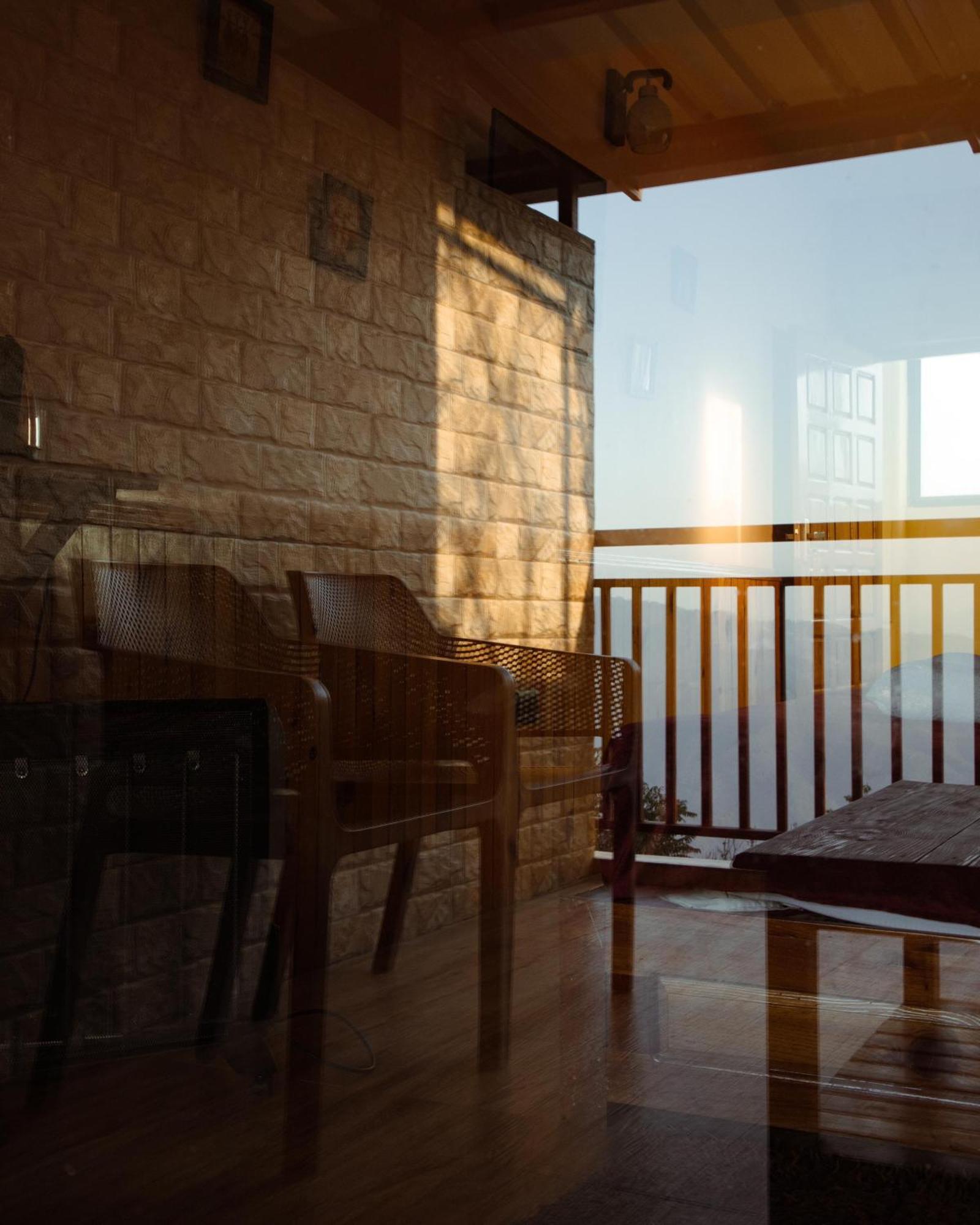 Kasar Himalaya Holiday Resort, Binsar Rd Алмора Экстерьер фото