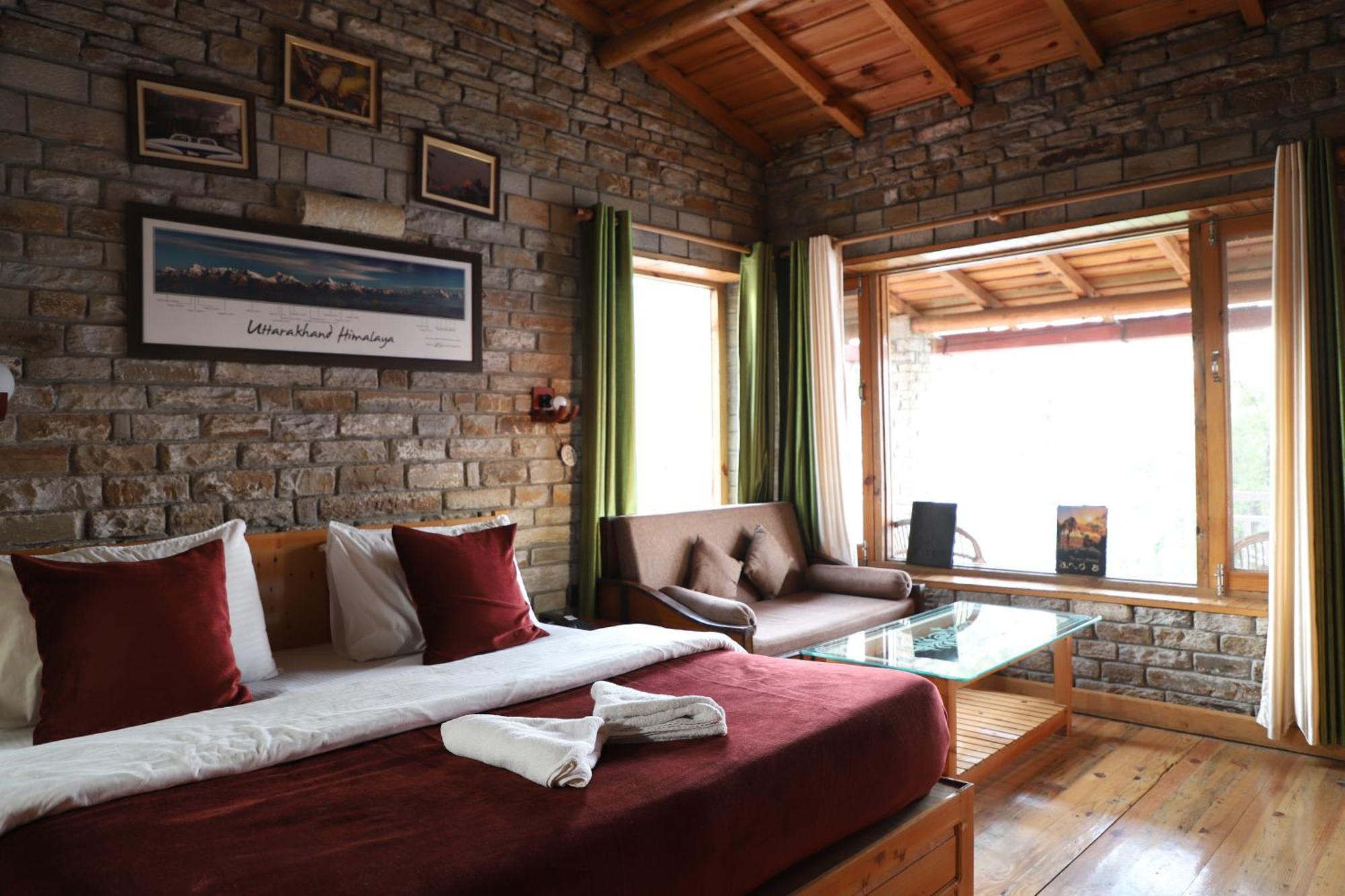 Kasar Himalaya Holiday Resort, Binsar Rd Алмора Экстерьер фото